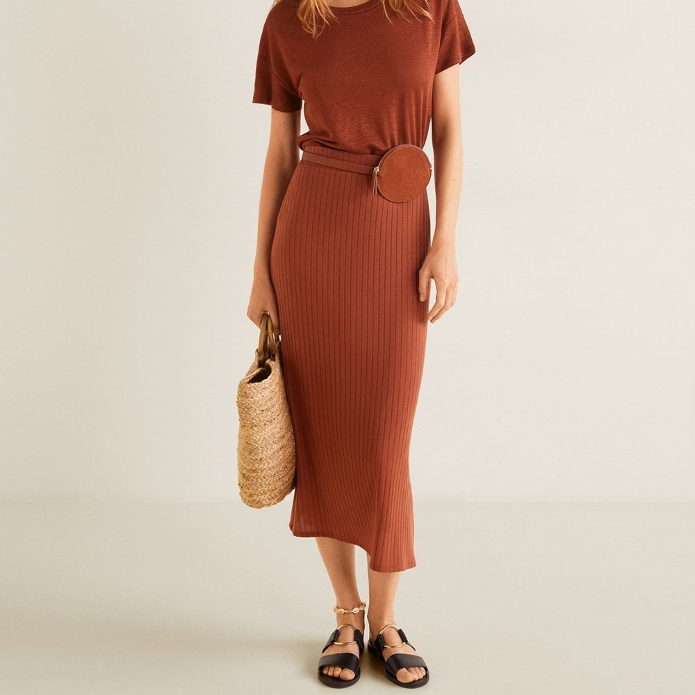 NWT Mango ribbed skirt in Rust. USA small UK Med